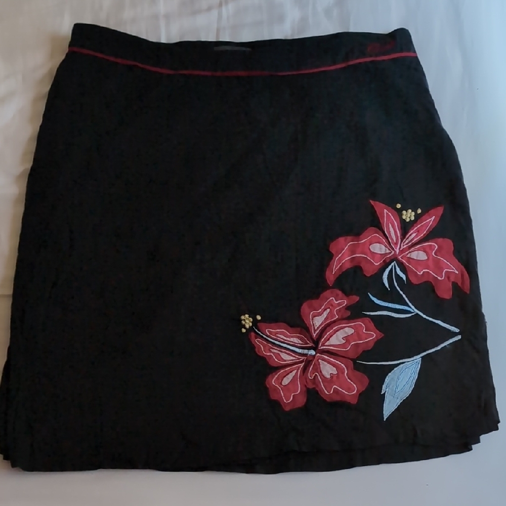 Vintage O'Neill Black Skirt with Red Floral Embroidery Front And Back Fullylined